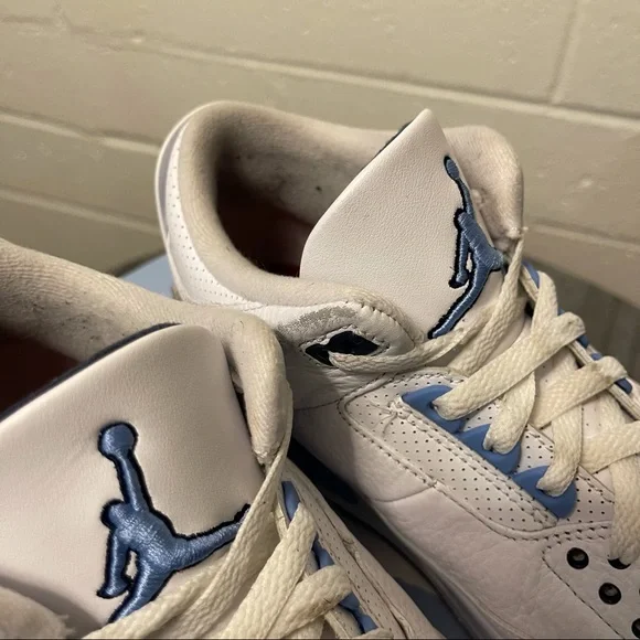 Air Jordan UNC